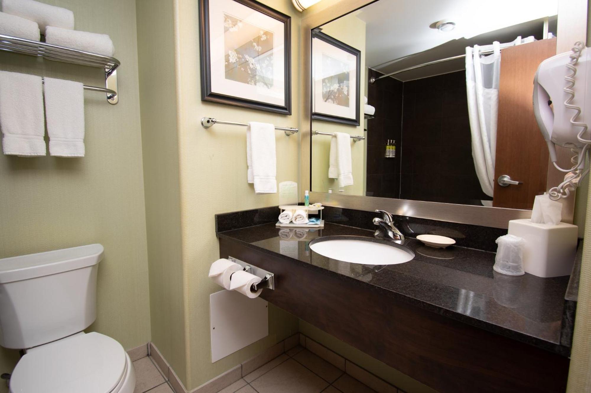 Holiday Inn Express And Suites Dawson Creek, An Ihg Hotel Экстерьер фото